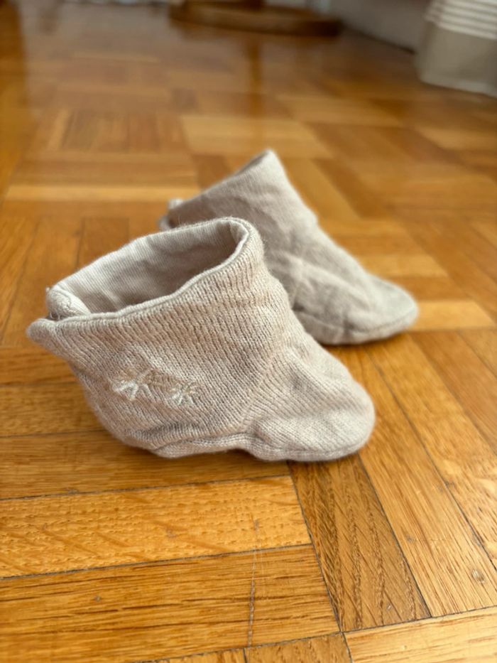 Chaussons Naissance / 1 mois beige parfait état - photo numéro 4