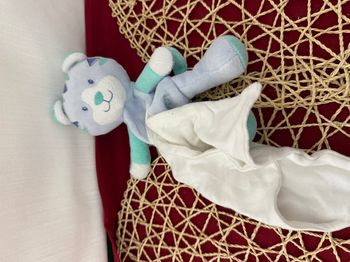 Doudou mouchoir tigre SUCRE D'ORGE Cajou chat bleu vert