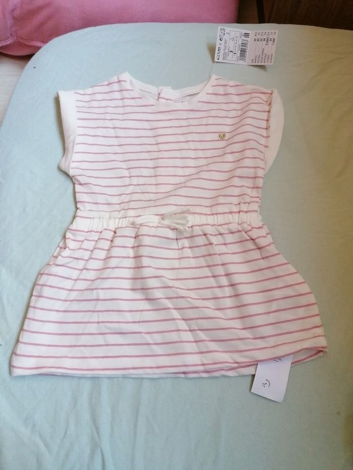 Robe kiabi avec étiquette