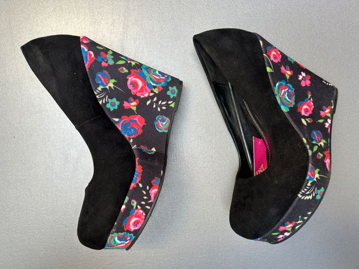 Chaussures noire fleuries Closer by Chaussea - Pointure 38 - photo numéro 4