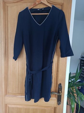 Robe bleue et argentée