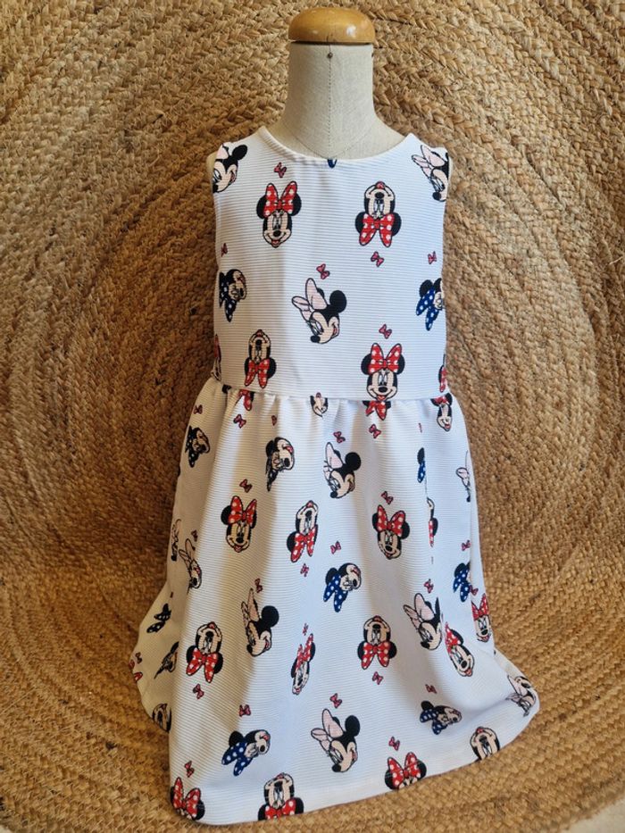 Jolie robe blanche minnie fille h&m 4 ans - photo numéro 2