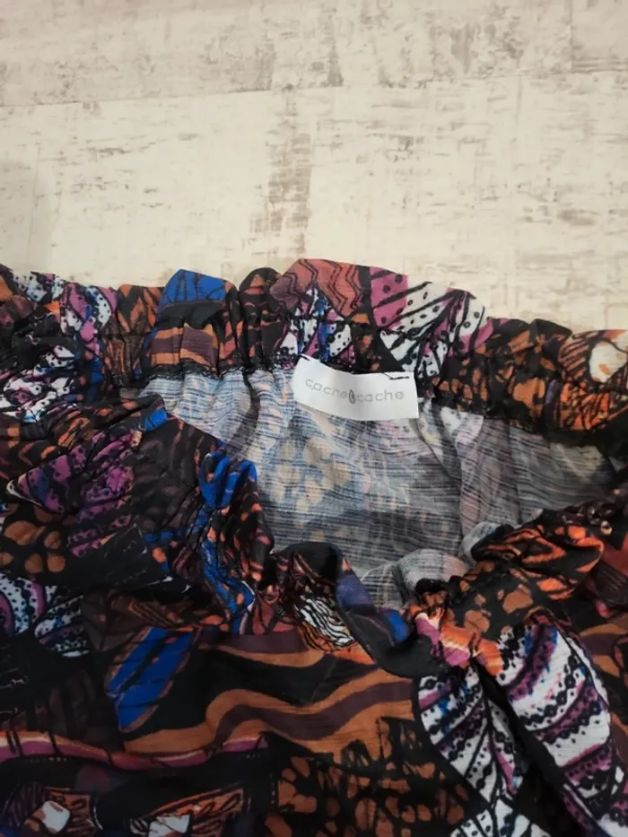 Tee-shirt femme encolure sur les epaules - photo numéro 3