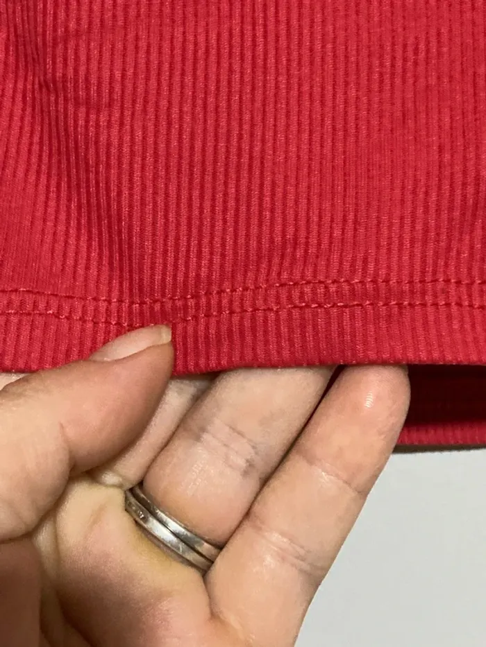 Top court épaules dénudés - photo numéro 4