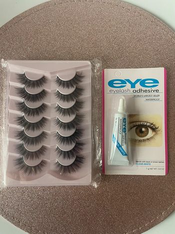 7x paires de faux cils + 1x colle