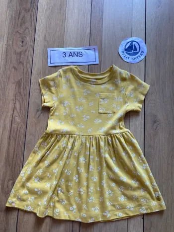 Robe fleur ete petit bateau jaune