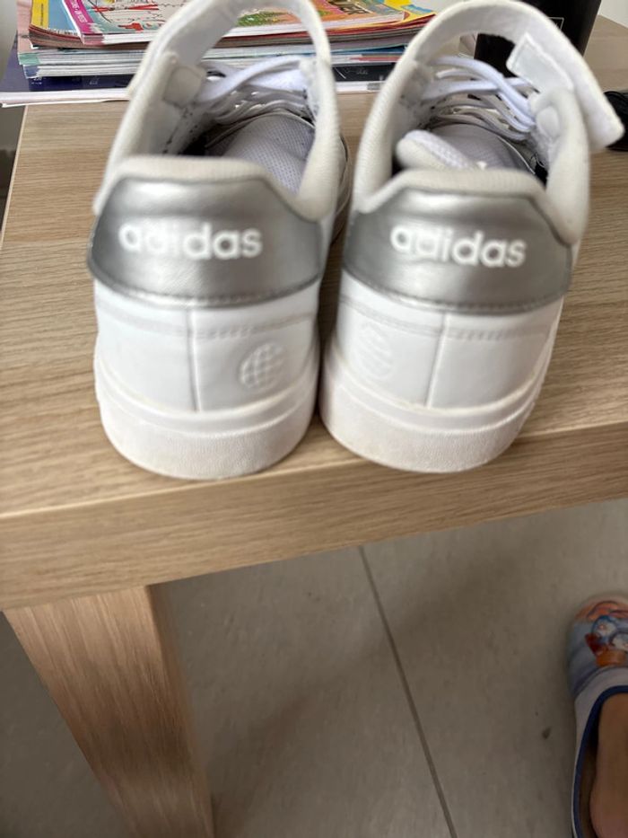Baskets Adidas, enfants, taille 35 1/2 - photo numéro 3