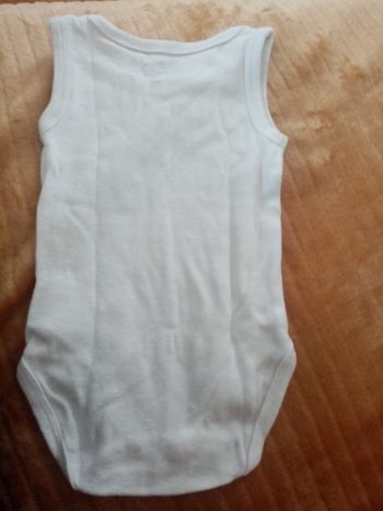 Body de la marque Disney Baby taille 3 mois Mickey