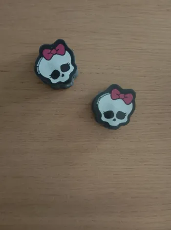 2 gommes Monster High