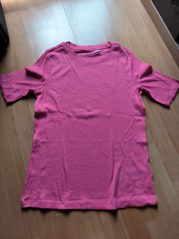 T-shirt rose Esmara taille 42-44 mais correspond plutôt à un 40