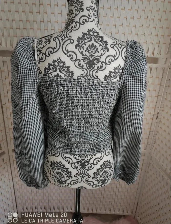 💕joli crop top noir et blanc smocké femme TL / 40 BZB 💕 - photo numéro 4