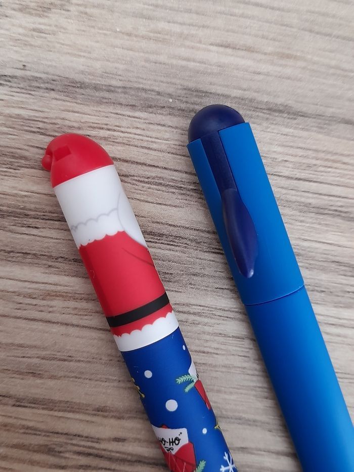 Stylos Legami Père Noël UK et requin fâché - photo numéro 5