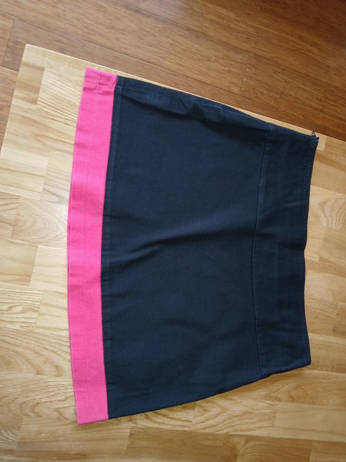 Jupe courte Promod noire et fuschia - photo numéro 2