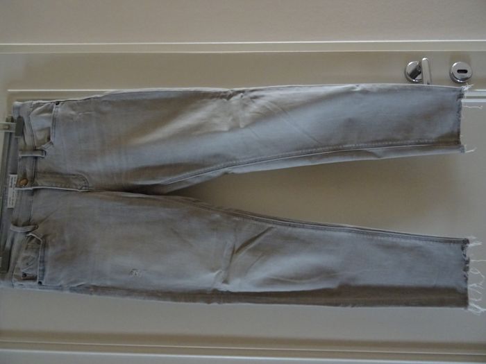 Jean skinny gris Stradivarius taille 38