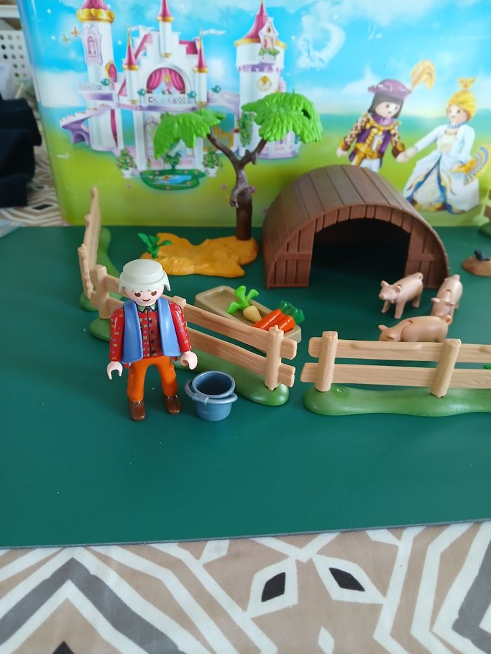 Playmobil fermier et ses porcelets - photo numéro 2