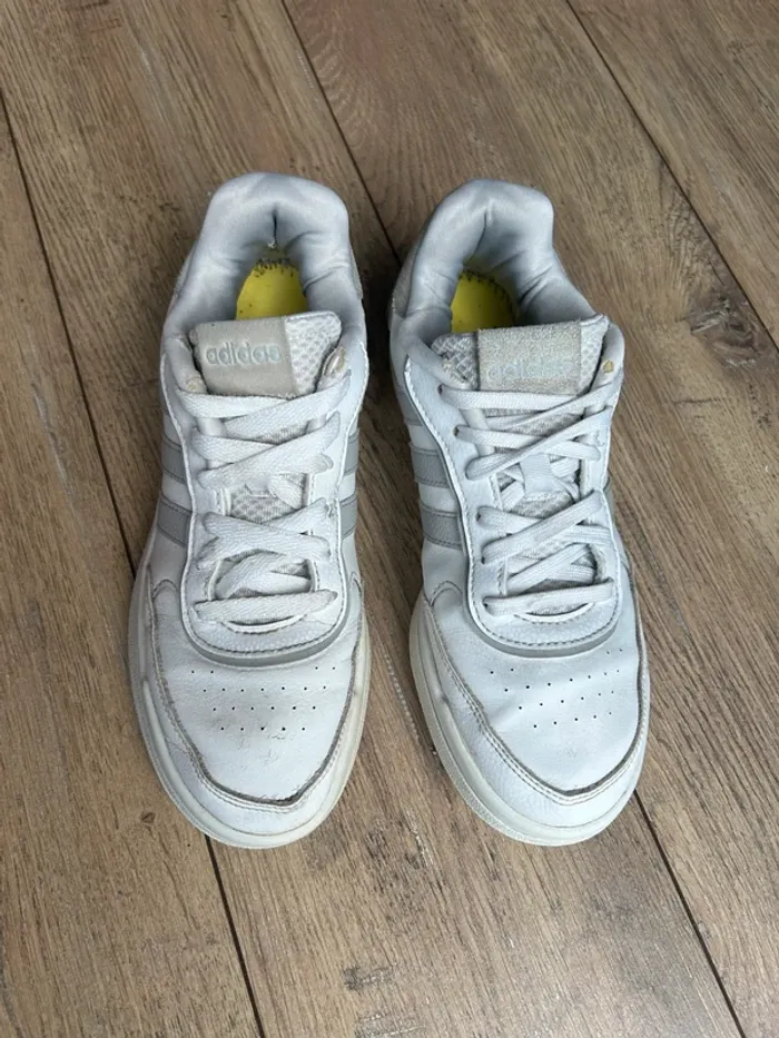 Baskets blanches Adidas femme 39 1/2 - photo numéro 2