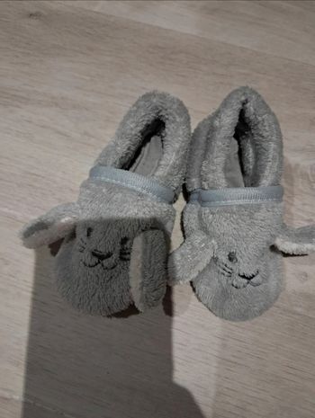 Chaussons bébé lapin gris 19/20 neufs