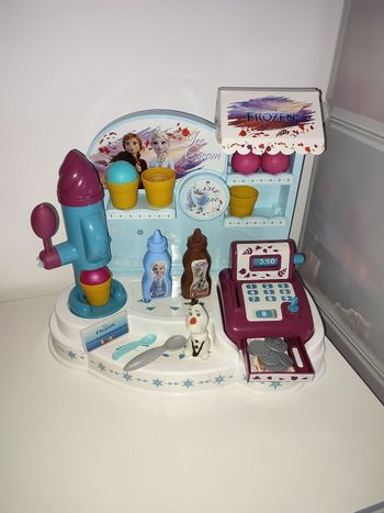 Marchande de glace reine des neiges