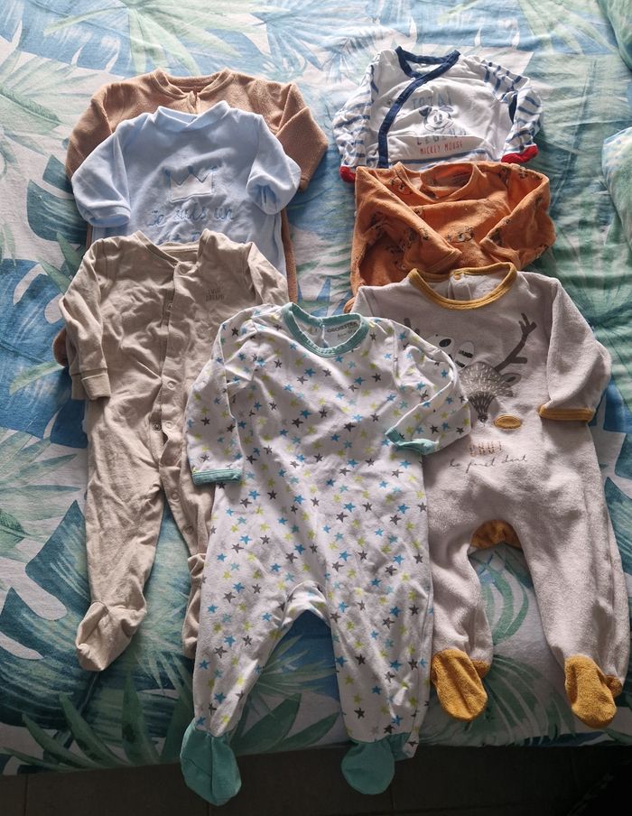 Lot pyjama 6 mois - photo numéro 2