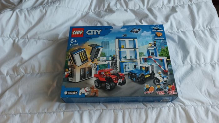 Lego City 60246 Le commissariat de police