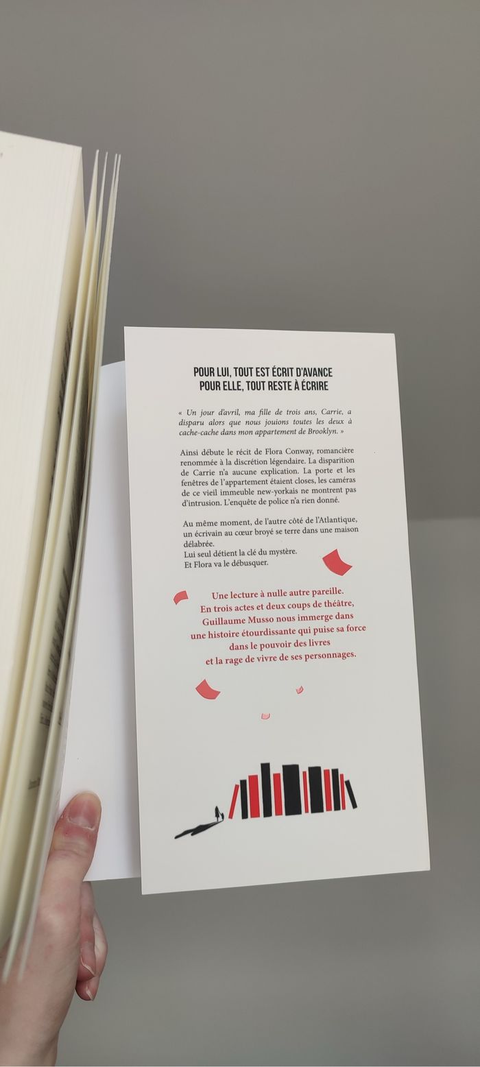 Livre "La vie est un roman" de Guillaume Musso - Édition Calmann Lévy - photo numéro 4