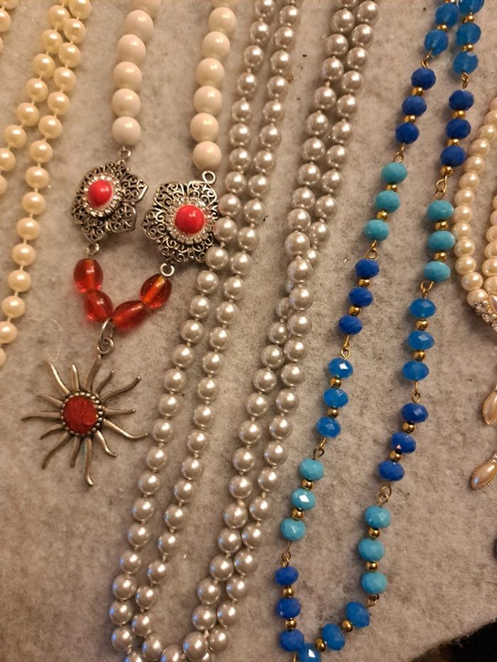 Lot de colliers blanc bleu orange - photo numéro 6