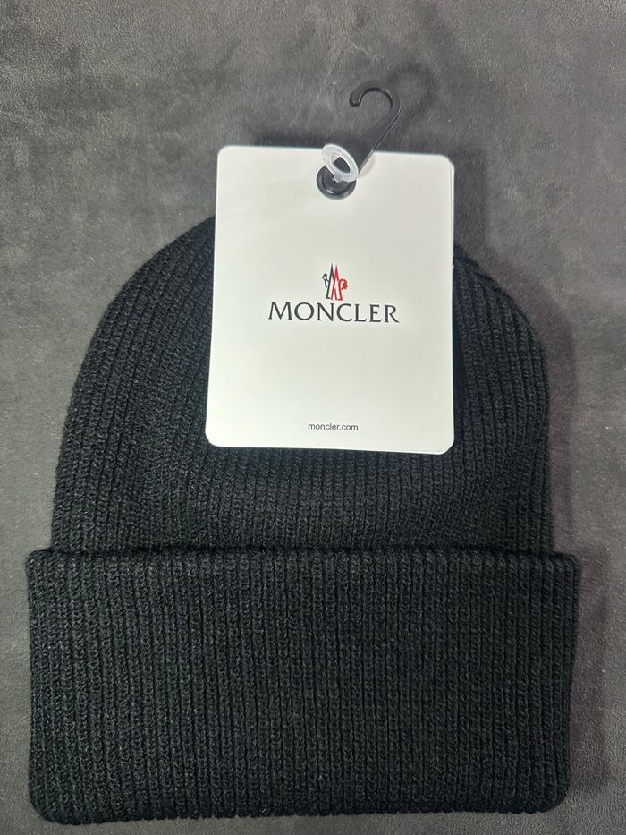Bonnet Moncler noir  – avec étiquette - photo numéro 2