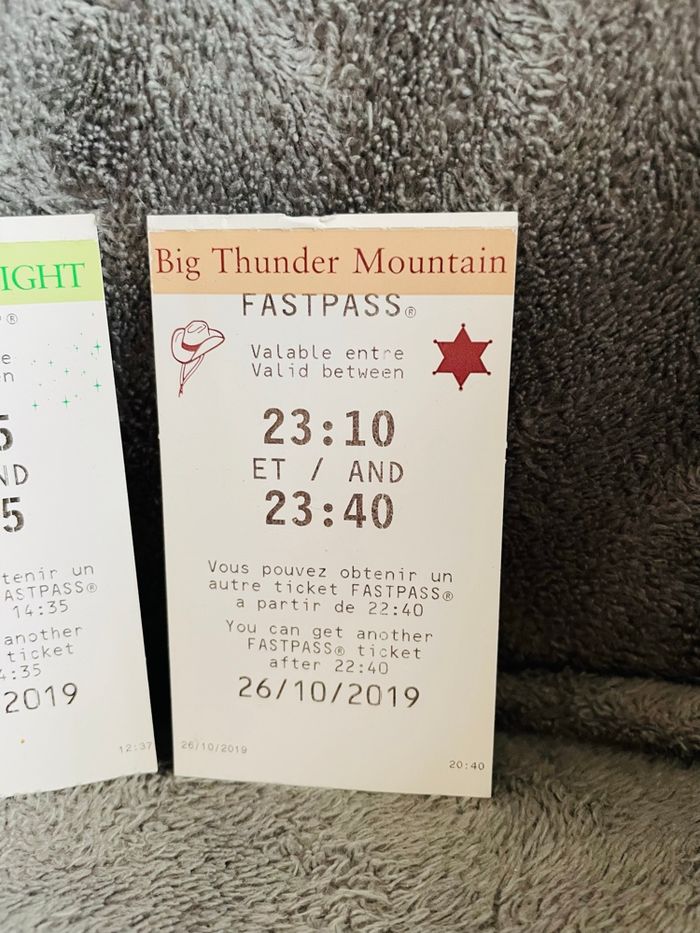 Lot souvenirs Disneyland Paris fast pass attractions - photo numéro 4