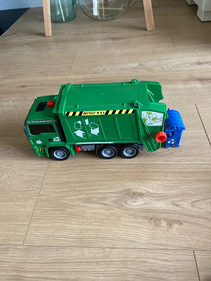 Camion poubelle - photo numéro 4