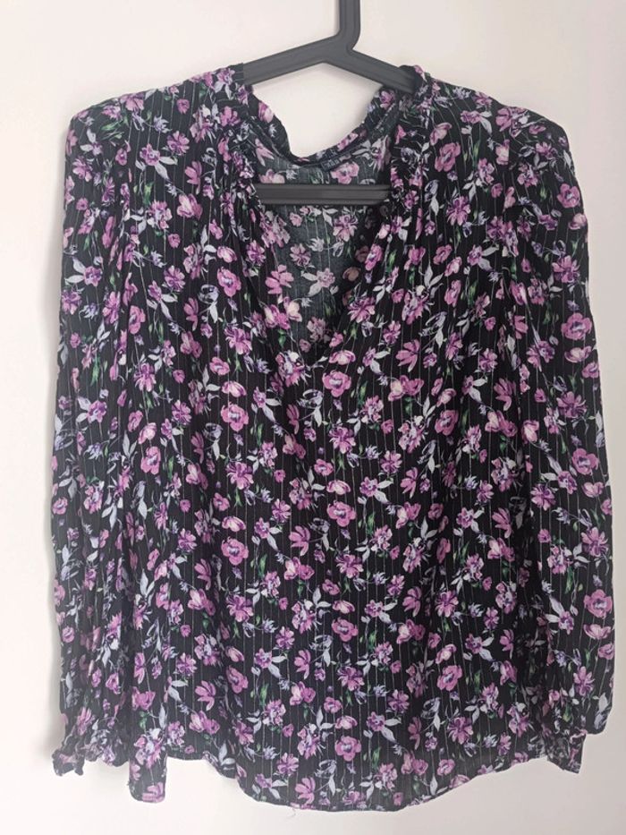 Blouse noire à fleurs Kiabi Taille M En très bon état - photo numéro 3