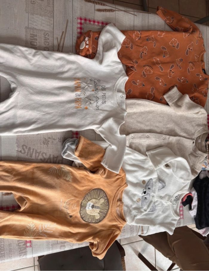 Lot vêtements garçon 6 mois - photo numéro 3