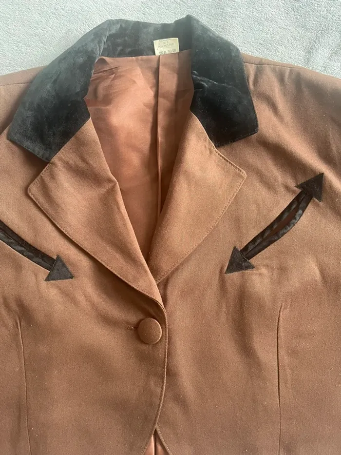 Veste courte vintage marron col velours noir – Fabriquée en France, détails uniques - photo numéro 2