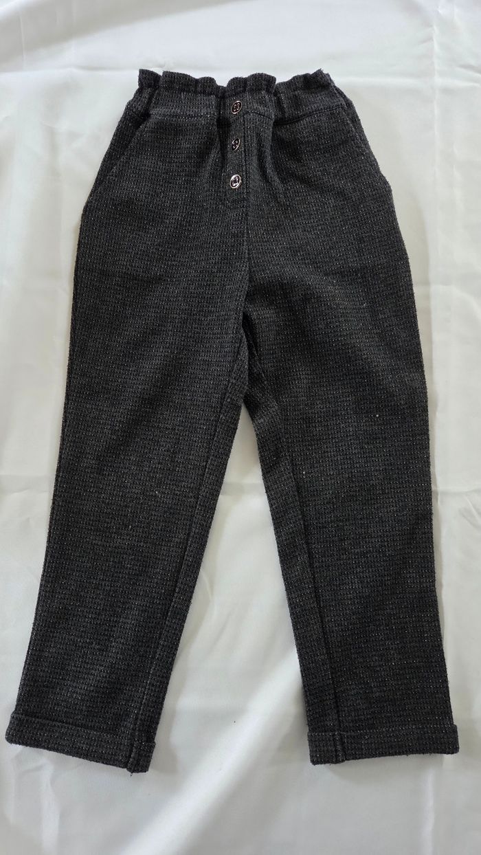 Lot de pantalons et 1 jupe  fille 4 ans - photo numéro 10