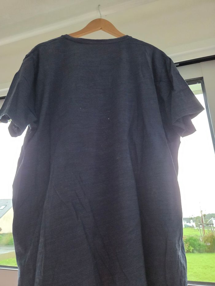 T shirt bleu foncé - photo numéro 2