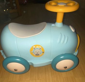Voiture en plastique (bb abrick) jusqu’à 3 ans