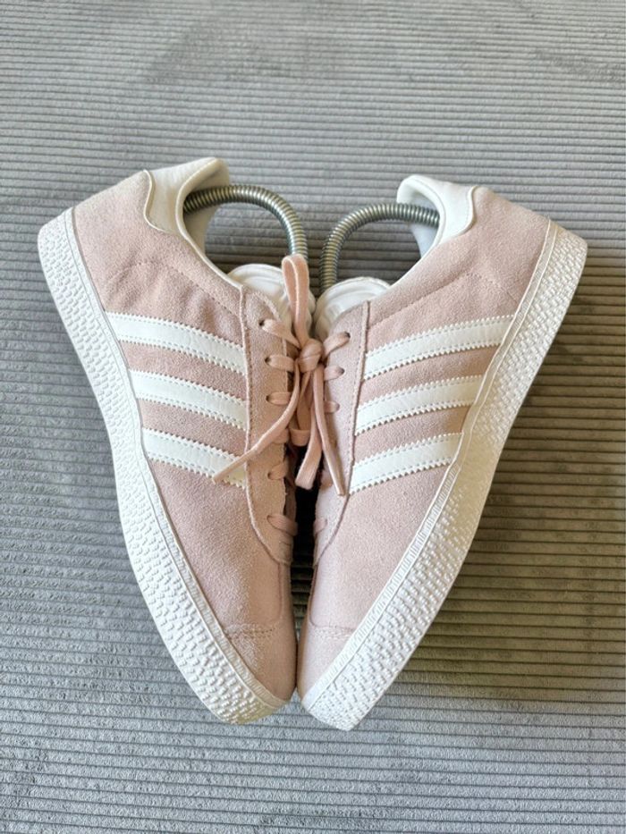 Chaussures adidas gazelle rose poudrée / taille 37,5 - photo numéro 2