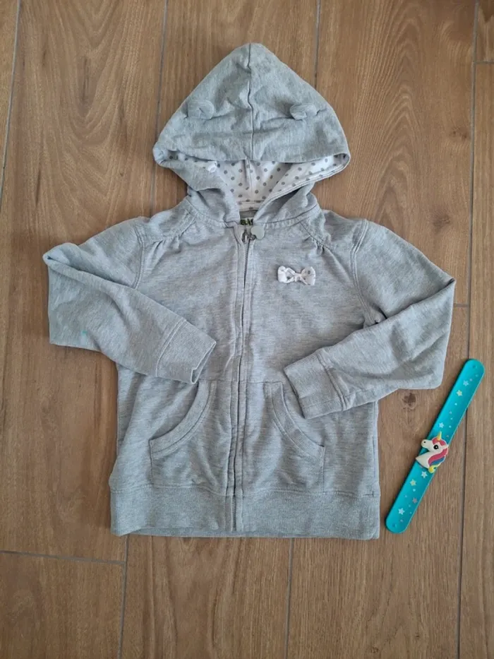 Sweat à capuche zippé Vertbaudet 6 ans très bon état