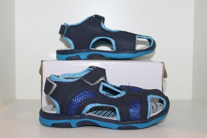 petite sandales nus pieds bleue et noire 29 - photo numéro 1
