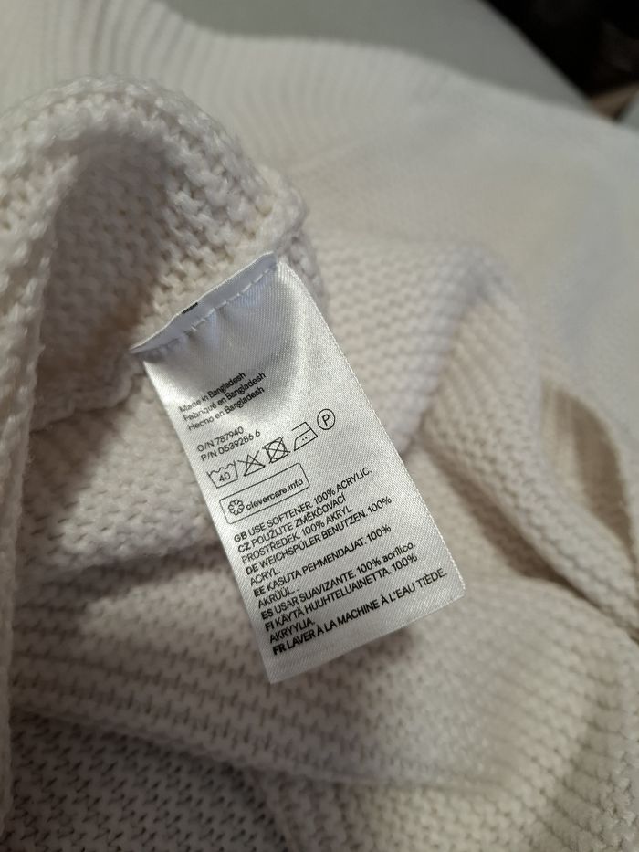 Joli pull femme H&M Divided crème S col roulé "boule" très bon état - photo numéro 8