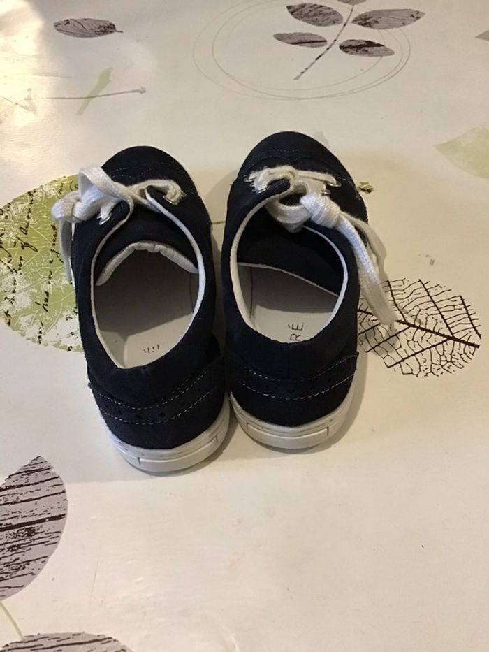 Basket en cuir taille 34 marque André couleur marine et blanc - photo numéro 6