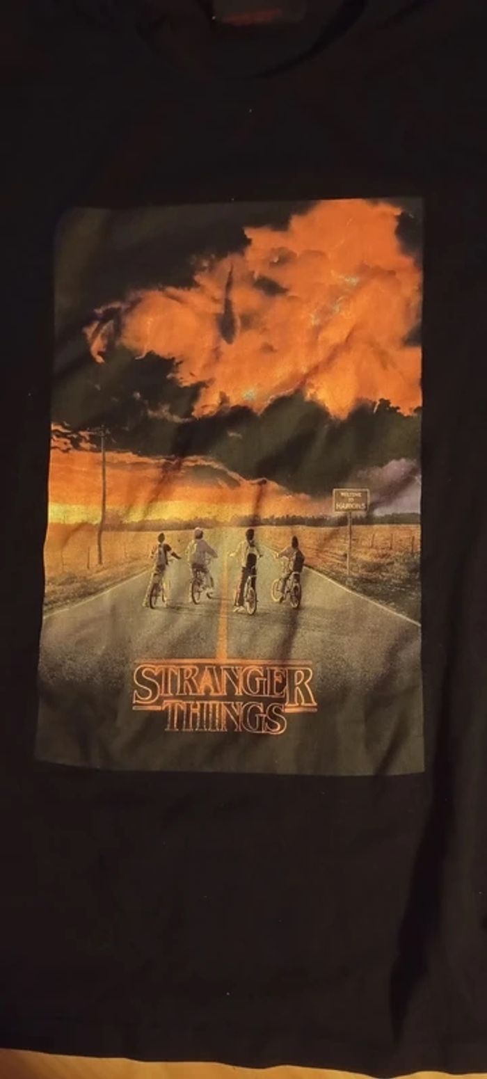 Tee shirt stranger thing - photo numéro 2