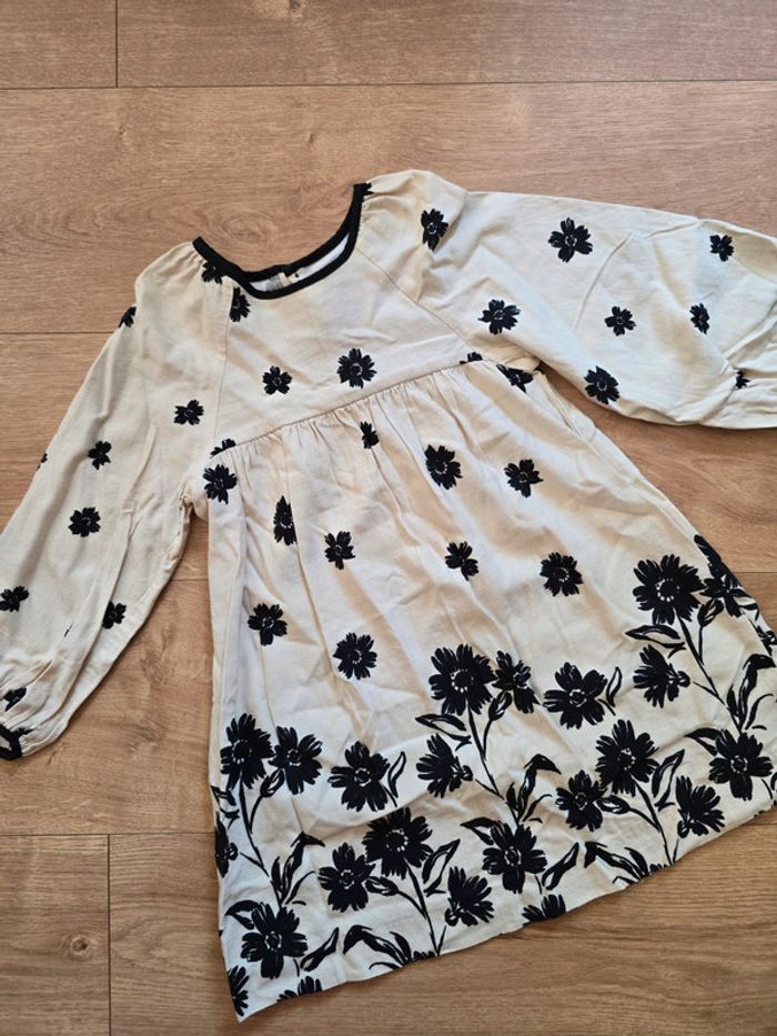 Zara robe 4.5 ans