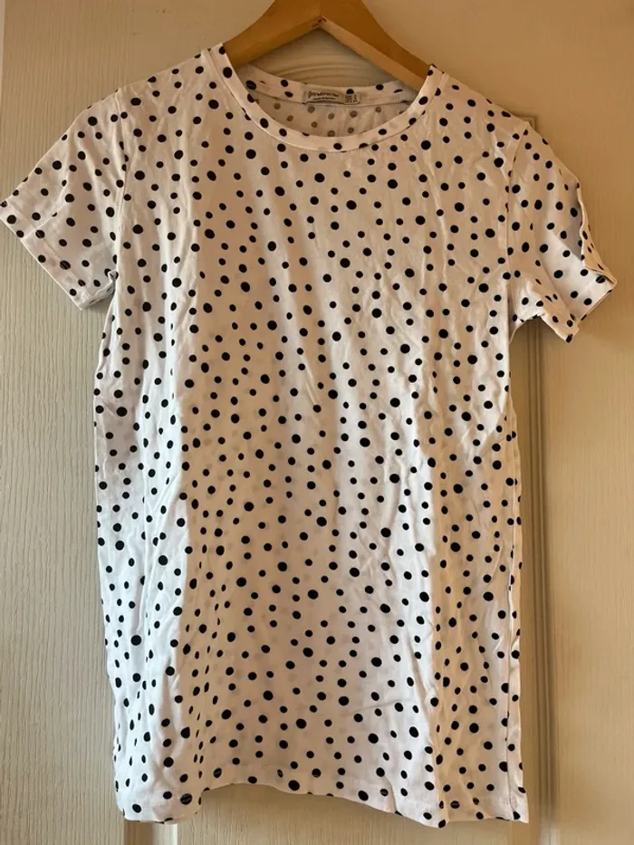 top blanc a pois noir stradivarius - photo numéro 3