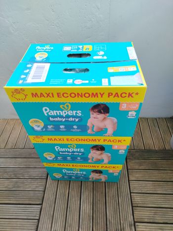 3 Pampers couches taille 3