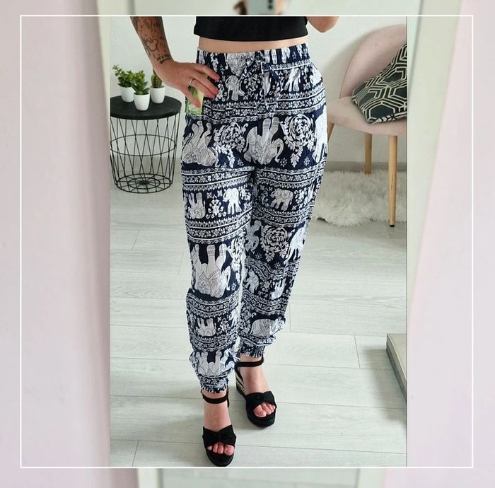 Pantalon fluide bleu marine. Motif éléphant. Taille S/M, M/L ou XL/XXL).