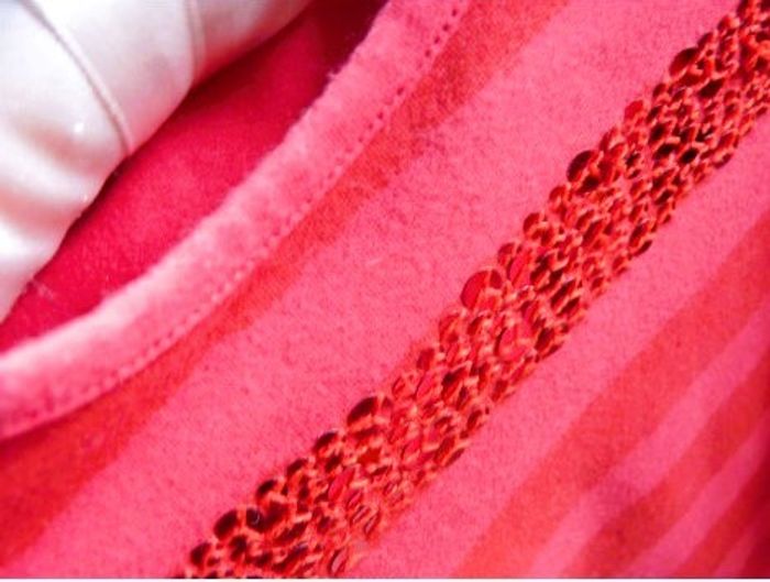 T-shirt Fille Catimini 6 ans rouge strass sequins TBE - photo numéro 2