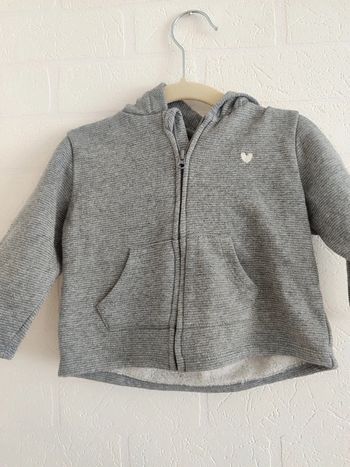 Veste grise à capuche 18 mois