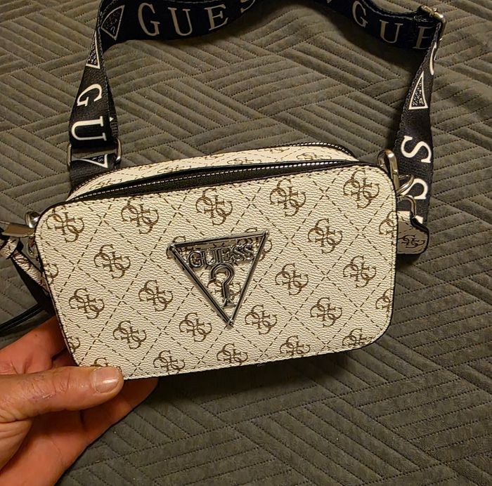 Sac à bandoulière Femmes Guess - photo numéro 2