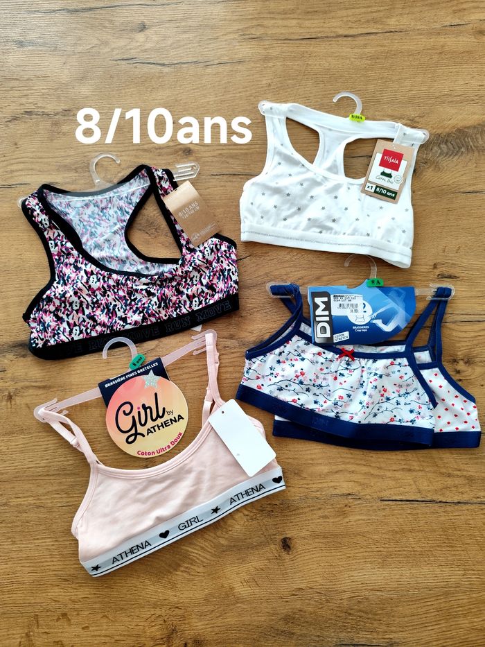 Brassières neuf 8 10 ans fille