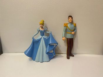 Figurine cendrillon et prince disney